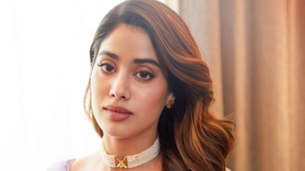 janhvi-kapoor-expresses-gratitude-to-fans-for-success-of-mr-and-mrs-mahi-says-your-love-has-motivated-me
